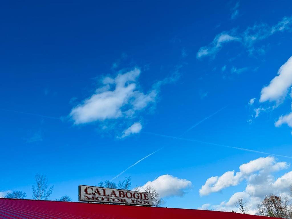 Calabogie Motor Inn Exterior photo